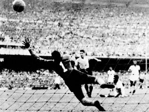 1º gol do Uruguai, final da Copa do Mundo de 1950.