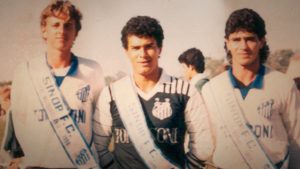 Rogério Ceni na esquerda com a camisa do Sinop (1º time da carreira).
