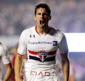 Jonathan Calleri comemorando gol pelo São Paulo.
