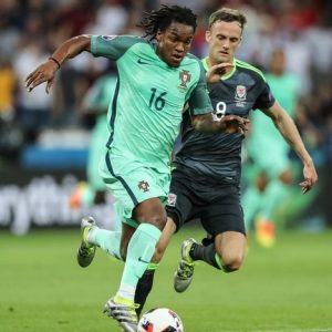 Renato Sanches atuando pela seleção de Portugal na Eurocopa 2016. Renato Sanches atuando pela seleção de Portugal na Eurocopa 2016.