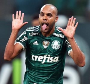 Alecsandro comemorando gol pelo Palmeiras. Alecsandro comemorando gol pelo Palmeiras.