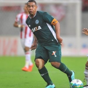 Walter jogando pelo Goiás em 2016.