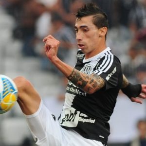 Atacante Rildo jogando pela Ponte Preta. Atacante Rildo jogando pela Ponte Preta.