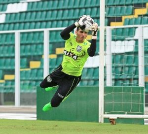 Gatito Fernández atuando pelo Figueirense.