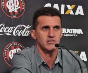 Treinador Vagner Mancini na sua passagem pelo Atlético-PR.
