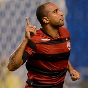 Deivid comemorando gol pelo CR Flamengo.