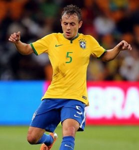 Rafinha atuando pela seleção brasileira. Rafinha atuando pela seleção brasileira.