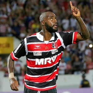Grafite vice artilheiro do Brasileirão 2016 pelo Santa Cruz.