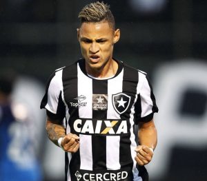 Neilton atuando pelo Botafogo em 2016.