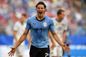 Cavani comemorando seu gol contra a Rússia.