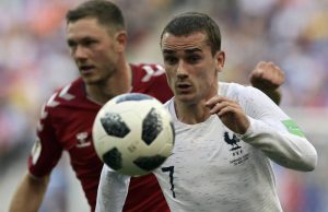 Duelo entre França e Dinamarca.