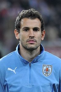 Stuani defendendo a seleção do Uruguai.